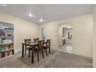 Photo #6: 641551081 Listing