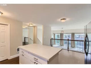 Photo #3: 641748348 Listing 