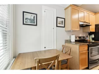 Photo #6: 641858759 Listing 