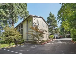 Photo #2: 641917932 Listing