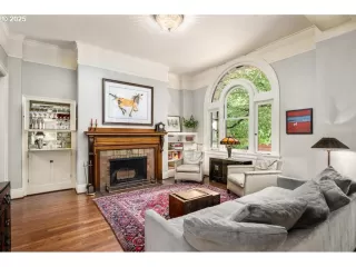 Photo #3: 641989780 Listing 