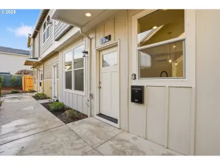 Photo #1: 642035933 Listing 