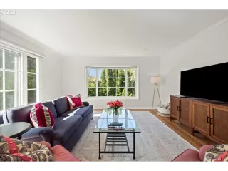 Photo #3: 642460750 Listing