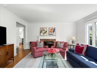 Photo #4: 642460750 Listing