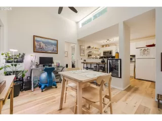 Photo #5: 643095656 Listing