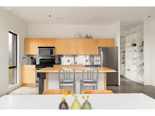 Photo #6: 643337767 Listing 