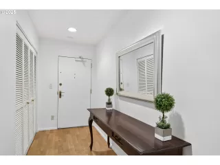 Photo #3: 643948871 Listing