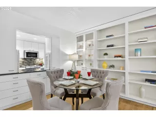 Photo #5: 643948871 Listing