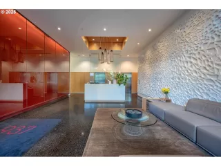 Photo #3: 644038393 Listing