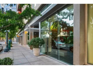 Photo #4: 644038393 Listing