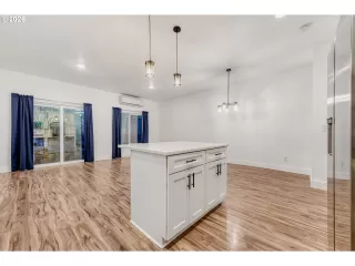 Photo #5: 644163188 Listing 