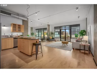 Photo #2: 644331141 Listing