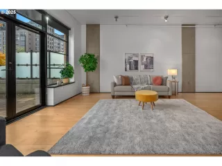 Photo #3: 644331141 Listing