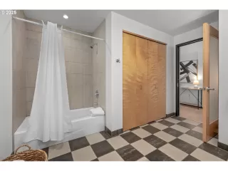 Photo #5: 644331141 Listing