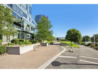 Photo #3: 644391364 Listing