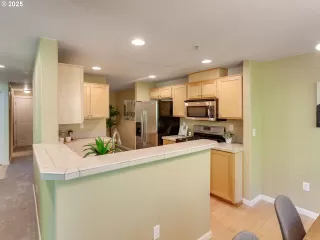 Photo #5: 644583536 Listing 
