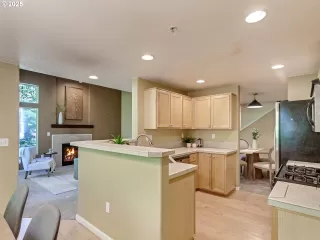 Photo #6: 644583536 Listing 