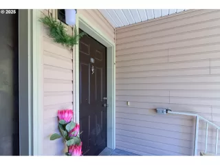 Photo #1: 645075883 Listing 