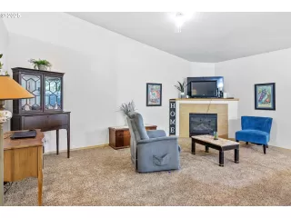 Photo #4: 645075883 Listing 