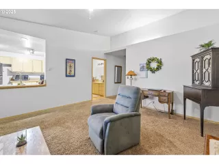 Photo #6: 645075883 Listing 