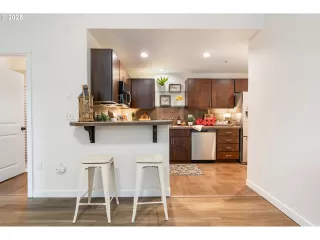 Photo #1: 645399960 Listing