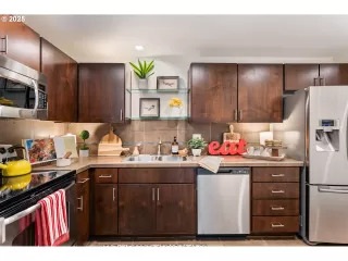 Photo #2: 645399960 Listing