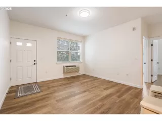 Photo #6: 645399960 Listing