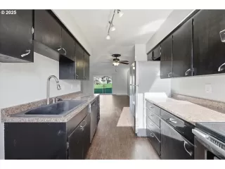 Photo #4: 645411941 Listing