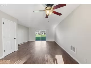 Photo #6: 645411941 Listing