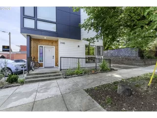 Photo #1: 645501462 Listing