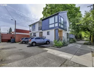 Photo #2: 645501462 Listing