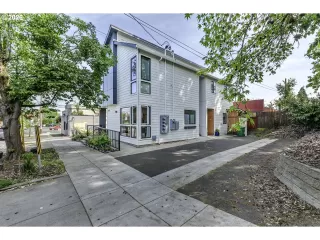 Photo #3: 645501462 Listing