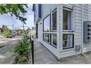 Photo #4: 645501462 Listing