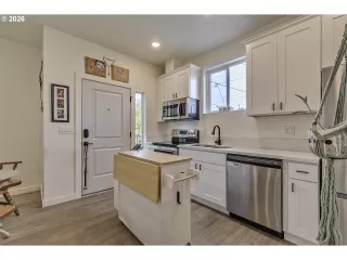 Photo #6: 645501462 Listing