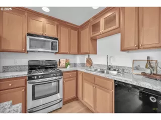 Photo #6: 645654565 Listing