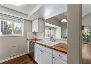 Photo #5: 645697185 Listing 