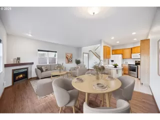 Photo #4: 646510539 Listing 