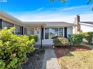 More Details about MLS # 646661603 : 623 NE FLEMING AVE