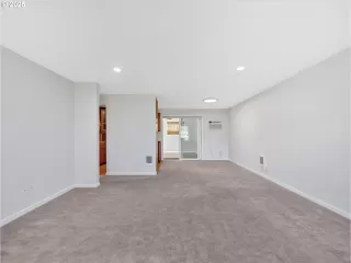 Photo #3: 646661603 Listing 