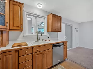 Photo #4: 646661603 Listing 