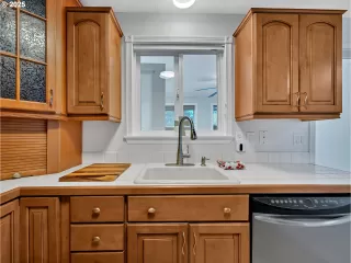 Photo #5: 646661603 Listing 