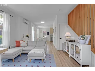 Photo #4: 646682254 Listing 
