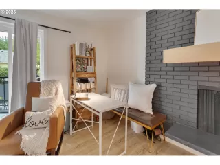 Photo #2: 646913466 Listing