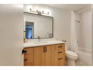 Photo #3: 646913466 Listing