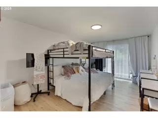 Photo #5: 646913466 Listing