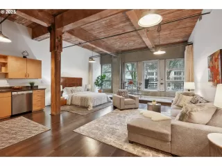 Photo #2: 646914367 Listing