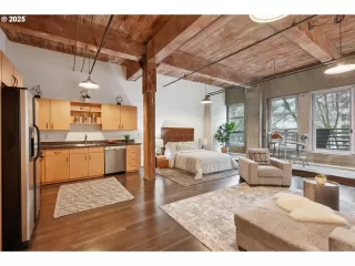 Photo #3: 646914367 Listing