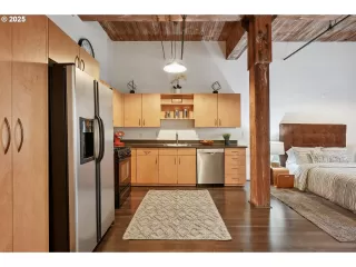 Photo #4: 646914367 Listing