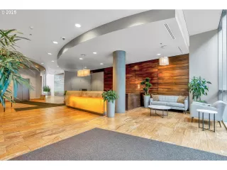 Photo #4: 647118193 Listing 