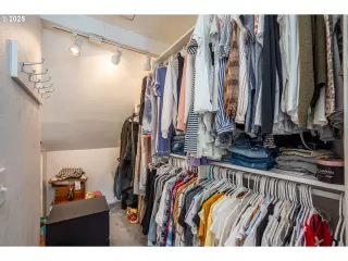 Photo #5: 647129223 Listing